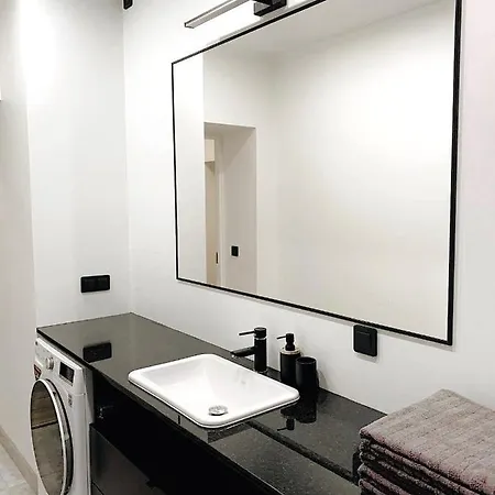 Luxurious 68m2 2br 3-room River View In The Heart Of * Παρνού